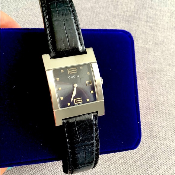 GORGEOUS Mens GUCCI BLACK dial watch 🔥🔥 - Picture 3 of 14